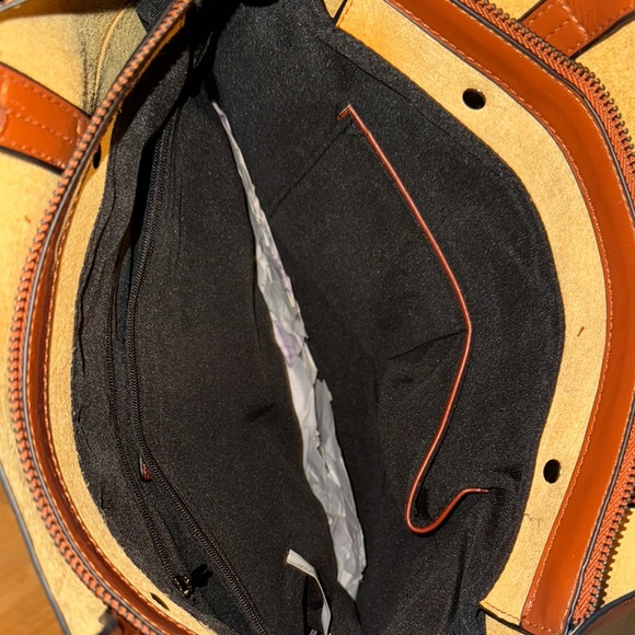 Love Brown Leather Tote with Minimalist Design - Picture 4 of 6